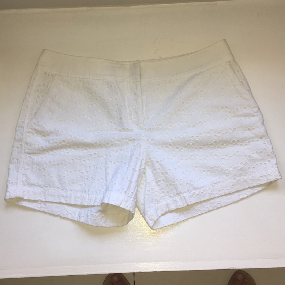 Vineyard Vines eyelet shorts